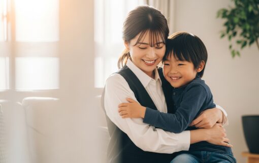 子連れの女性