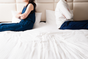 彼女がいることを隠す男の心理~その本音とは