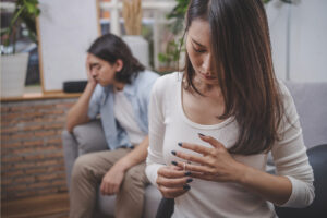 夫がマッチングアプリで女性と会っていた!発覚後の正しい対応と夫婦の今後