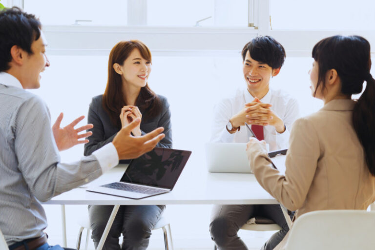 長く付き合っている人への不信感と、惹かれる人が現れたときの迷い方