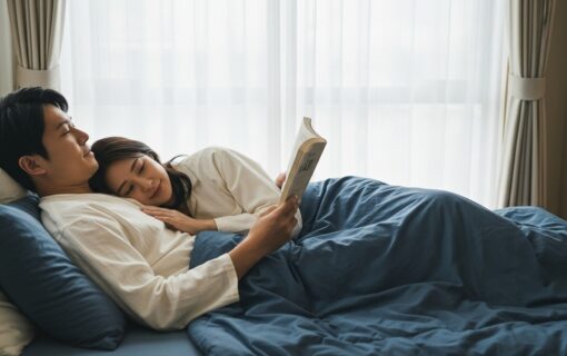 ベッドで過ごす男女