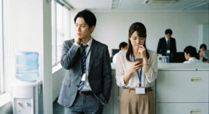 急に冷たくなる職場の男性心理5つ|好き避け?脈なし?年代別の見極め方